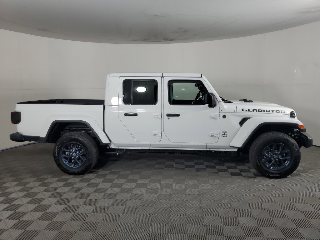 New 2026 Jeep Gladiator Sport AWD/4WD image 3