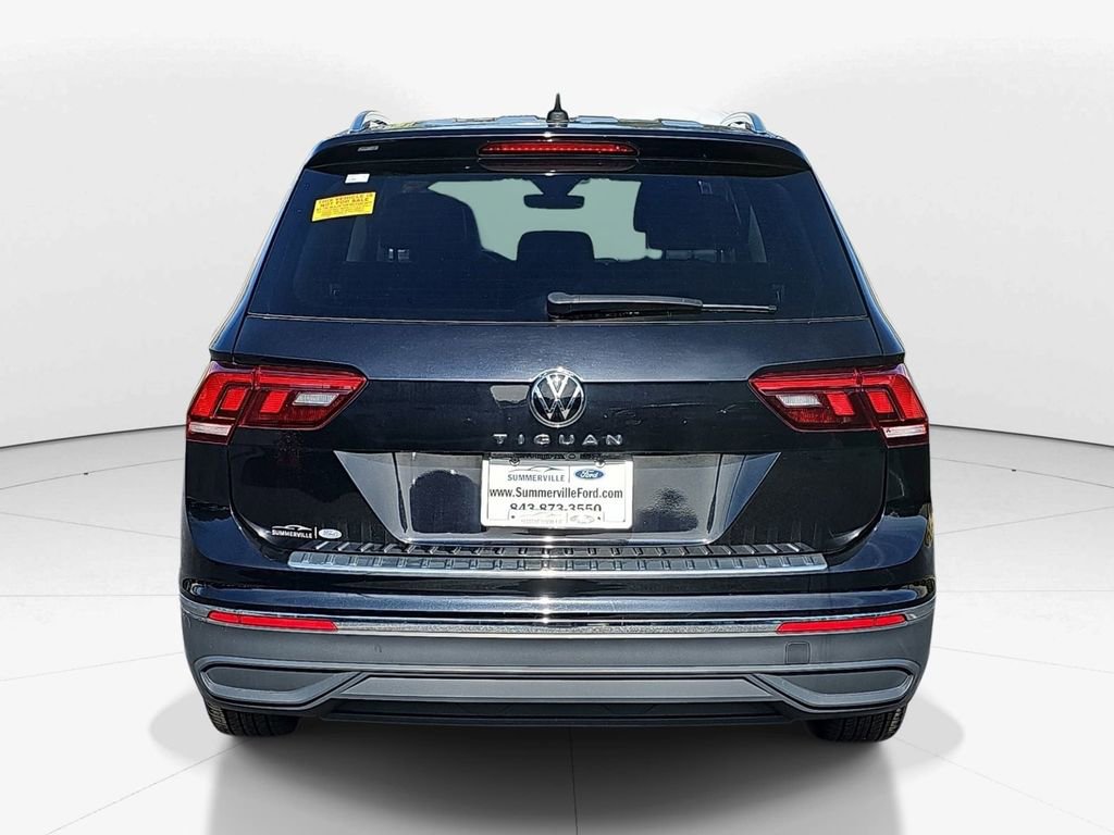 Used 2024 Volkswagen Tiguan SE image 5
