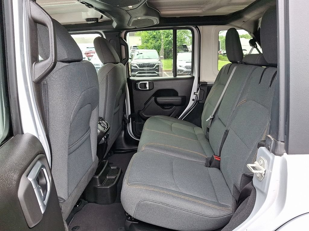 Used 2024 Jeep Wrangler Unlimited AWD/4WD image 10
