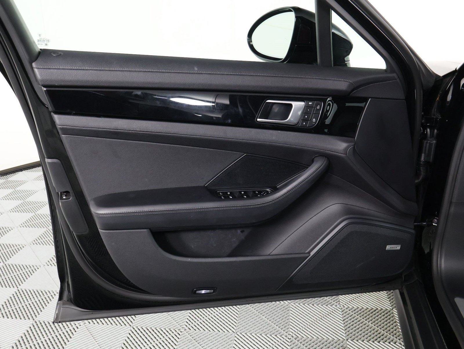 Certified 2023 Porsche Panamera RWD image 20