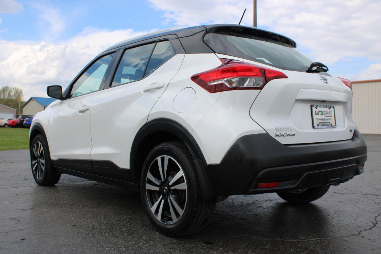 Used 2019 Nissan Kicks SV FWD image 10