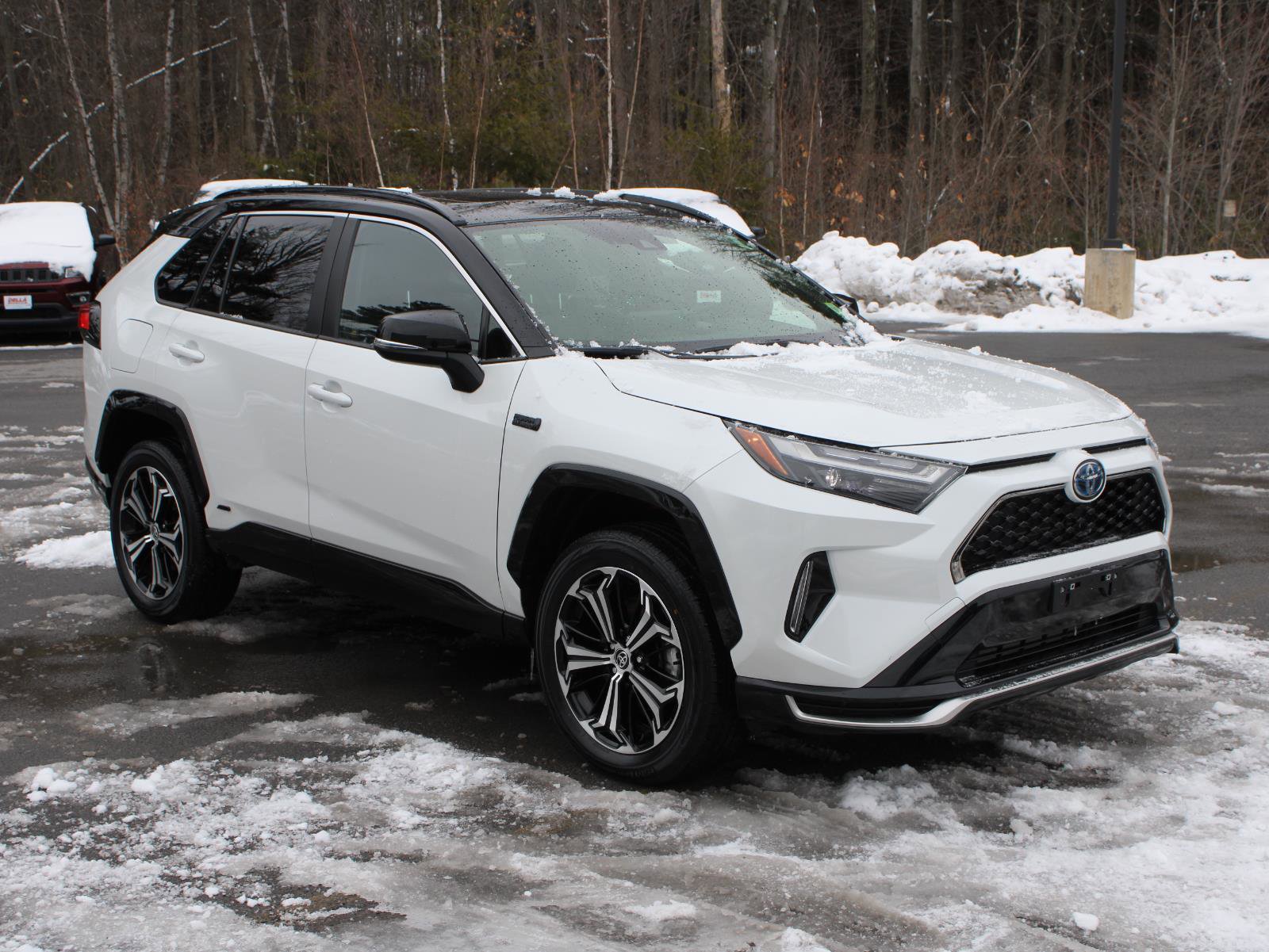 Used 2023 Toyota RAV4 XSE w/ Weather Package AWD/4WD image 3