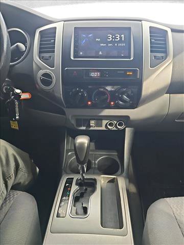 Used 2013 Toyota Tacoma 4x4 Access Cab V6 w/ SR5 Pkg image 19