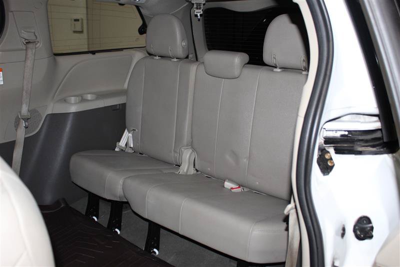 Used 2020 Toyota Sienna XLE AWD/4WD image 26