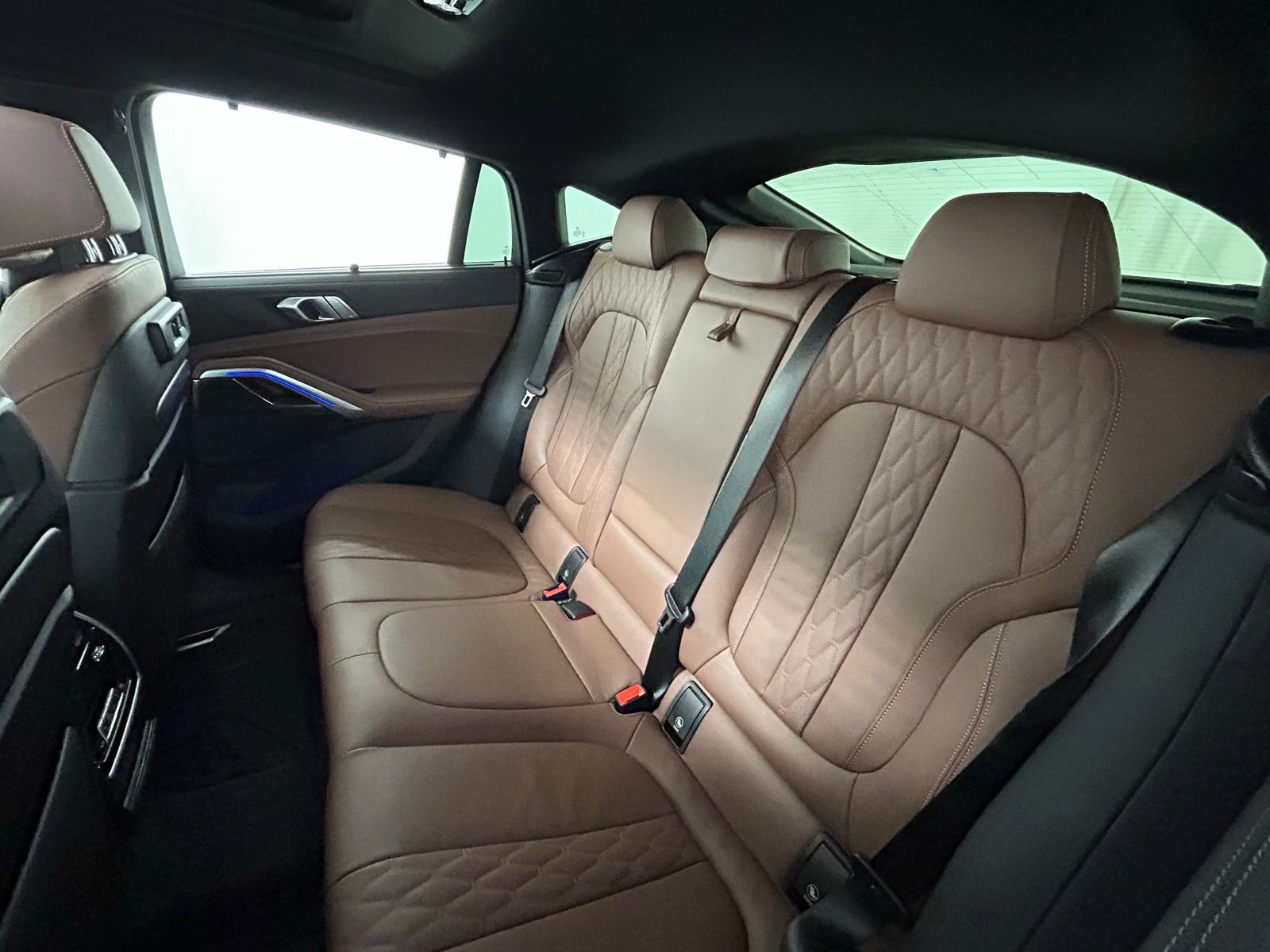 Used 2022 BMW X6 xDrive40i w/ Executive Package image 34