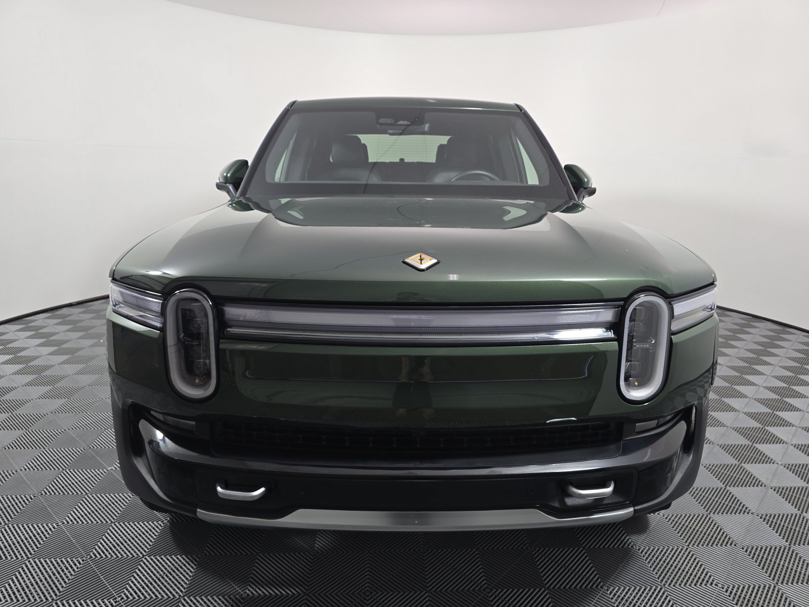 Used 2025 Rivian R1T Adventure AWD/4WD image 8