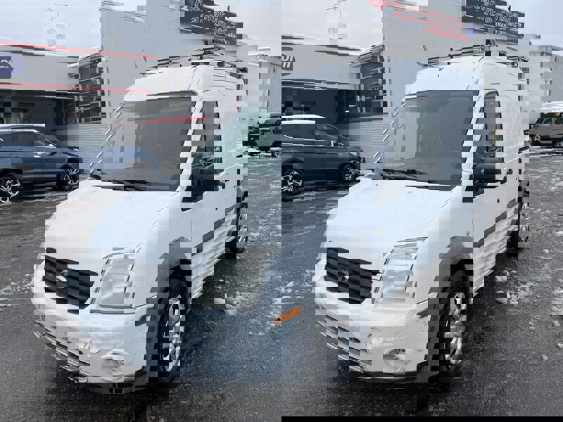 Used 2013 Ford Transit Connect XLT image 2