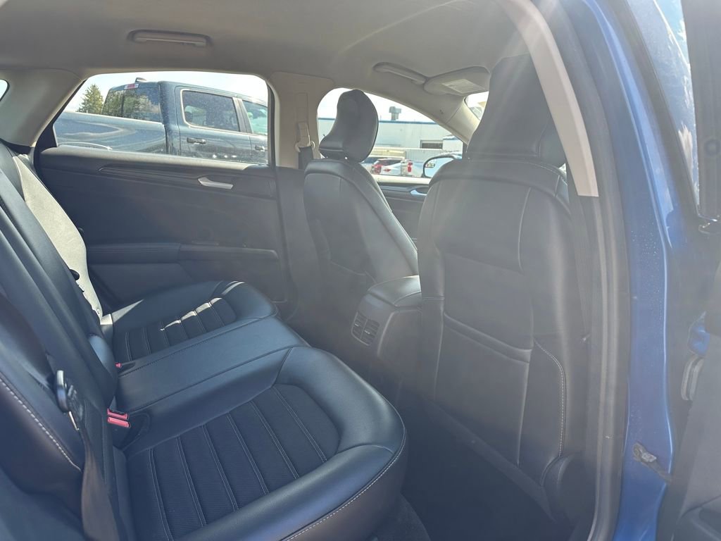 Used 2018 Ford Fusion SE w/ Equipment Group 201A FWD image 14