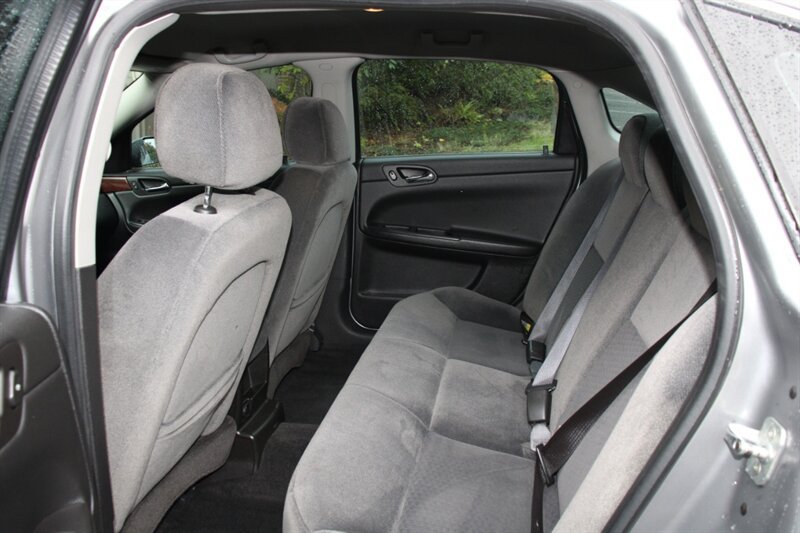 Used 2006 Chevrolet Impala LS FWD image 14