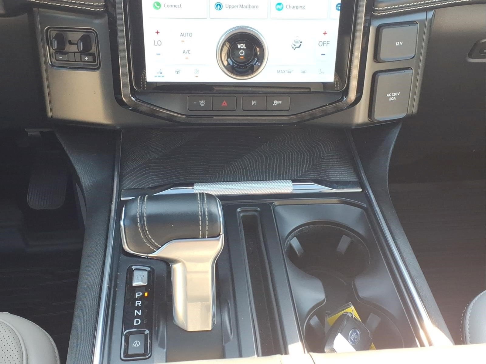 Used 2022 Ford F150 Lightning Platinum AWD/4WD image 19