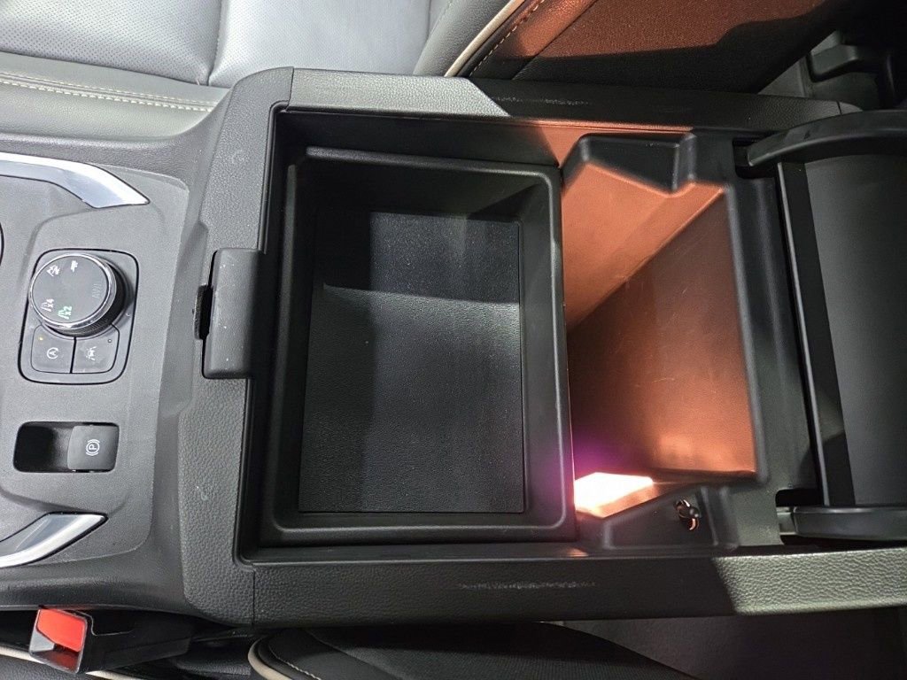 Used 2022 Chevrolet Traverse Premier AWD/4WD image 32