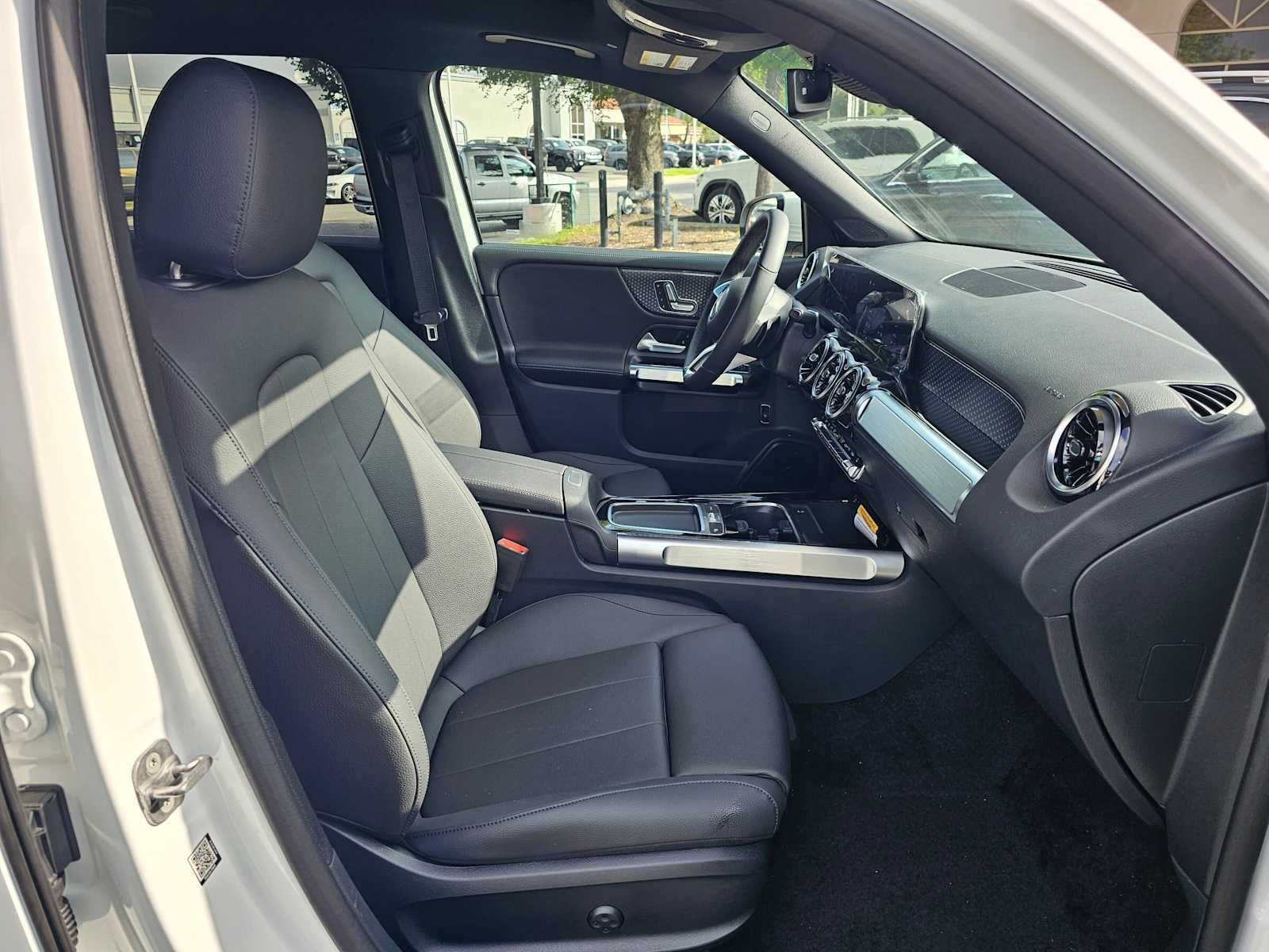 New 2026 Mercedes-Benz GLB 250 image 10