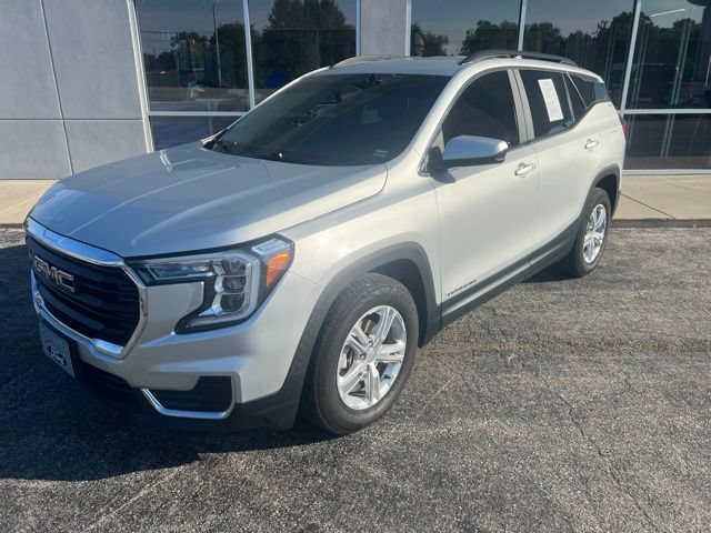 Used 2022 GMC Terrain SLE w/ Driver Convenience Package FWD image 1