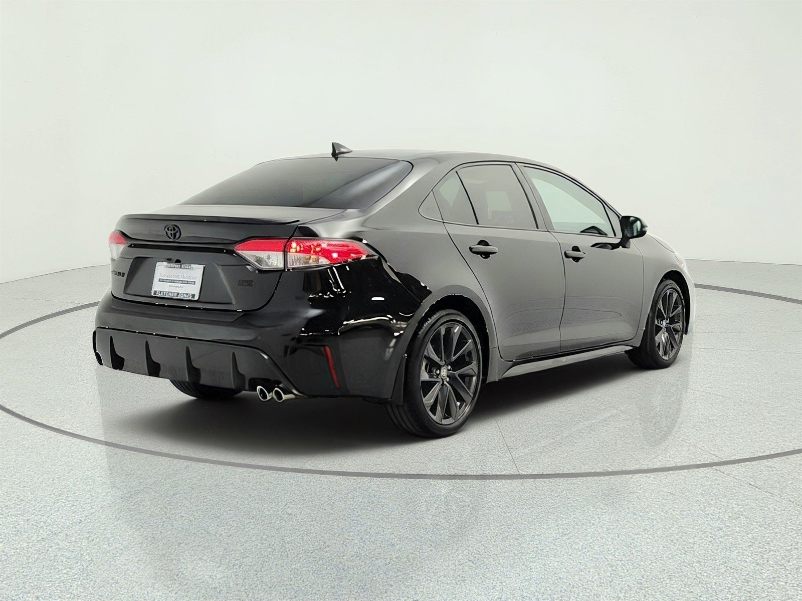 Used 2025 Toyota Corolla SE w/ SE Premium Package FWD image 5