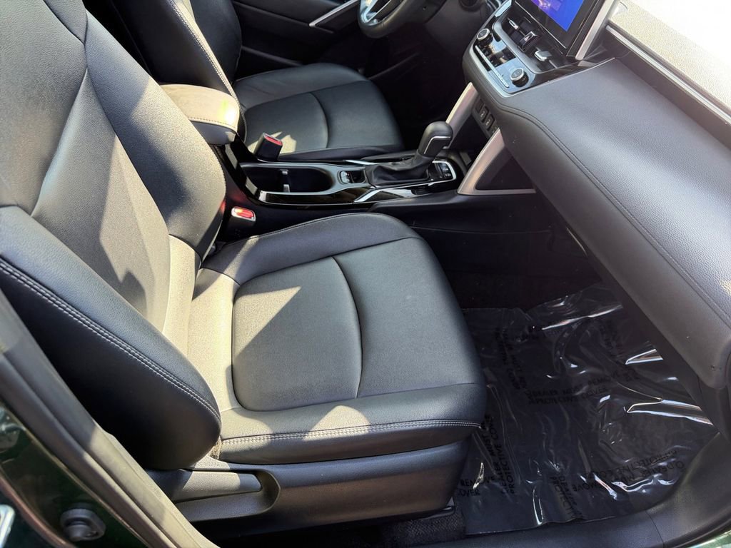 Used 2024 Toyota Corolla Cross XLE image 26