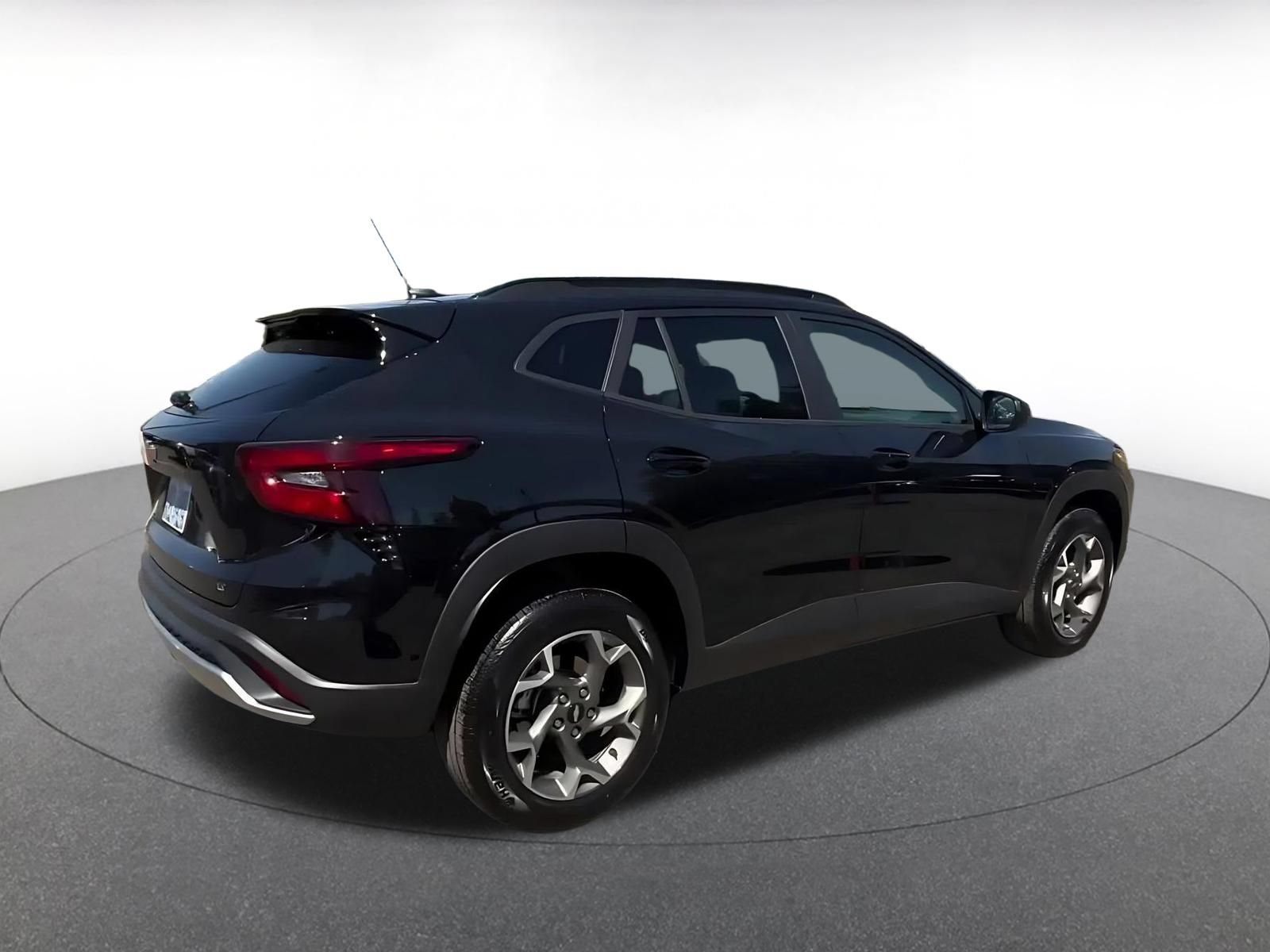 Used 2025 Chevrolet Trax LT w/ LT Convenience Package FWD image 15