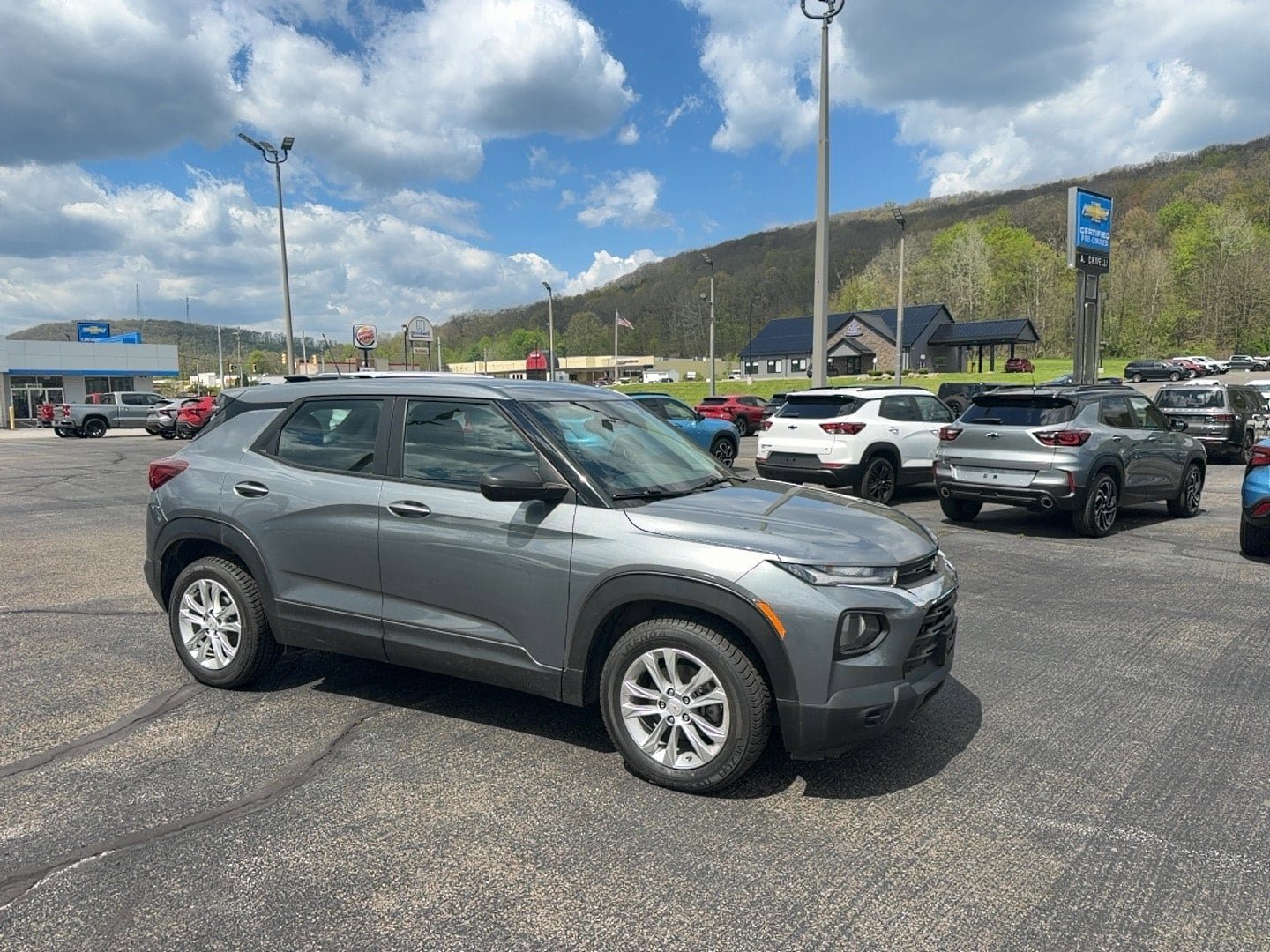 Used 2021 Chevrolet TrailBlazer LS FWD image 1