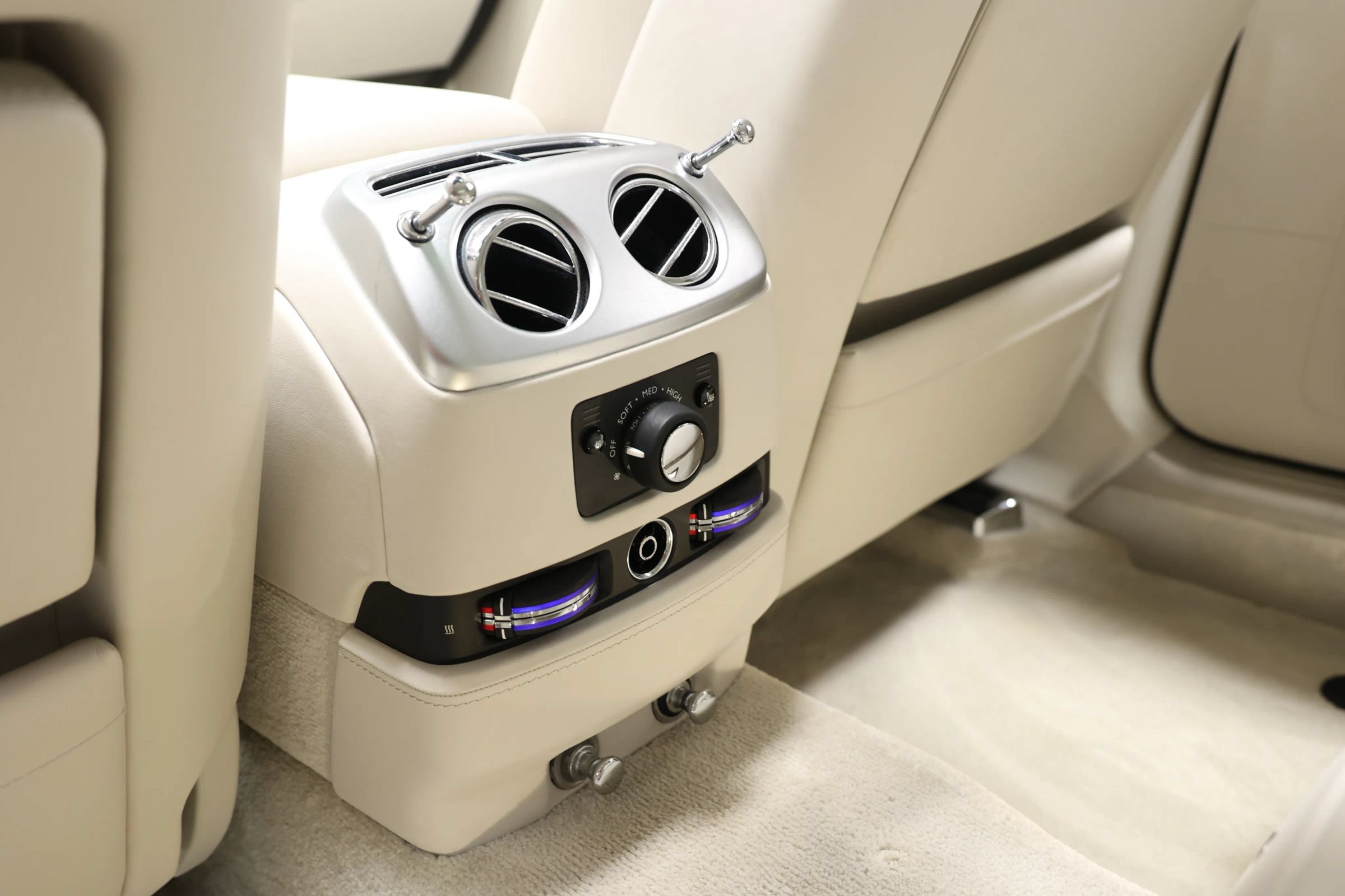 Used 2017 Rolls-Royce Ghost RWD image 71