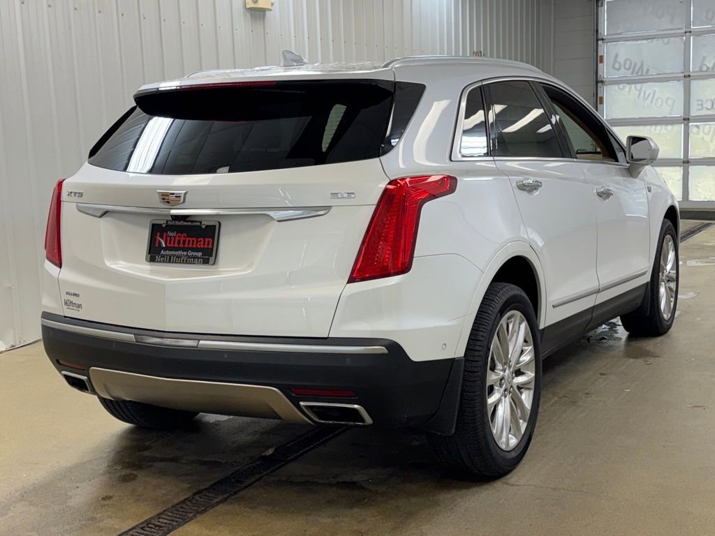 Used 2017 Cadillac XT5 Platinum w/ Driver Assist Package image 5