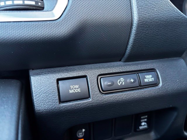 Used 2022 Nissan Frontier SV AWD/4WD image 17