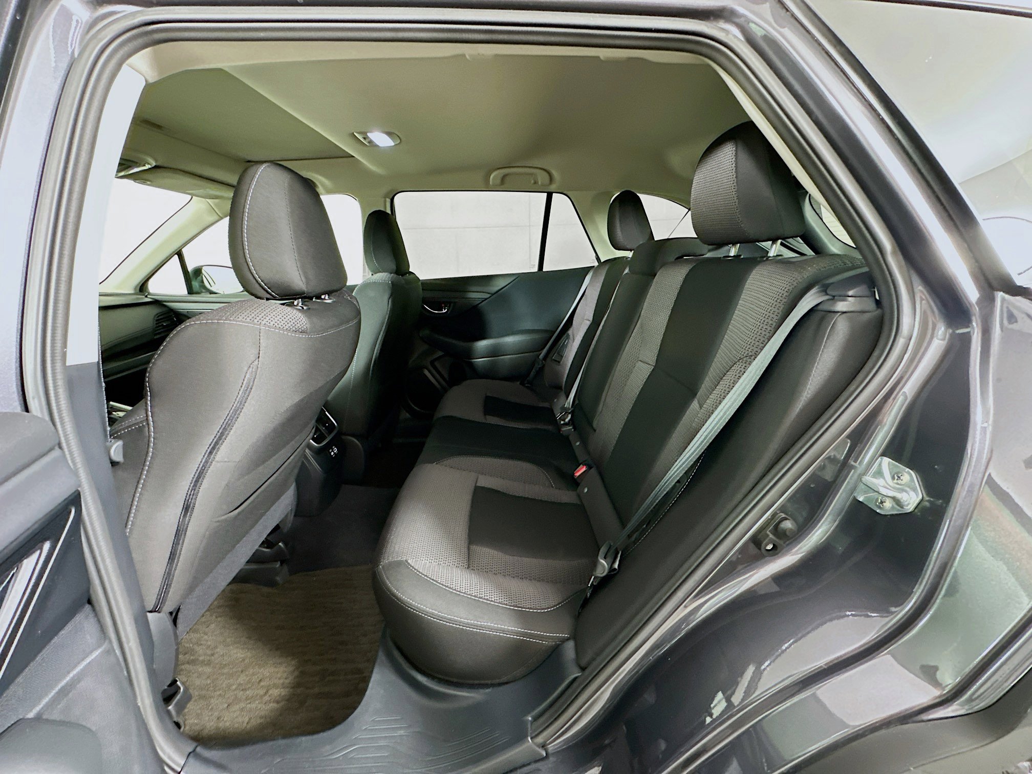 Used 2025 Subaru Outback Premium AWD/4WD image 27