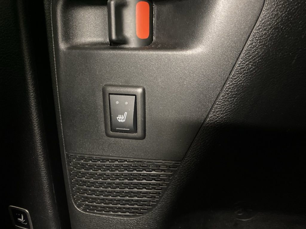 Used 2025 Chrysler Pacifica Limited image 26