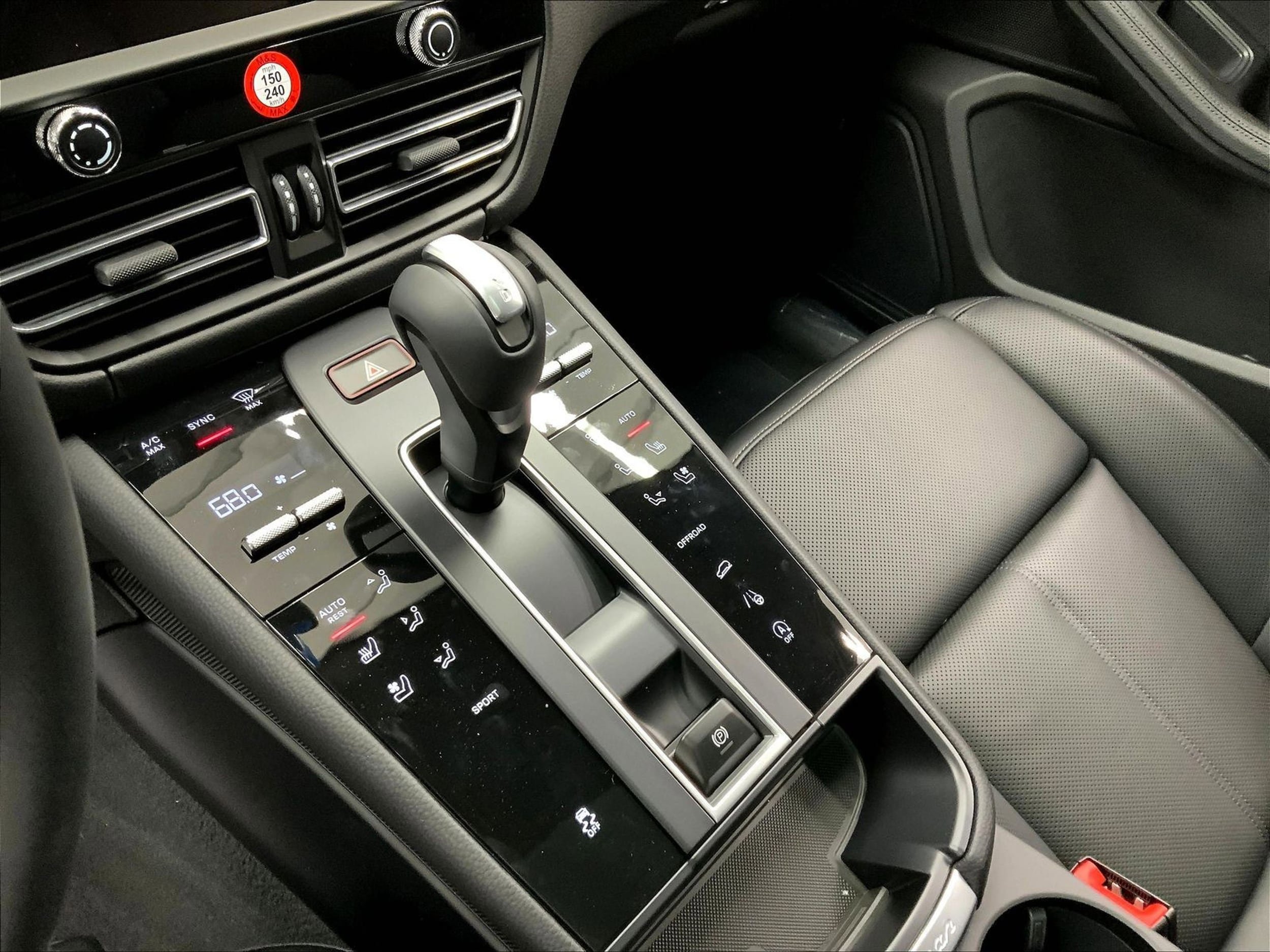 New 2026 Porsche Macan AWD/4WD image 15
