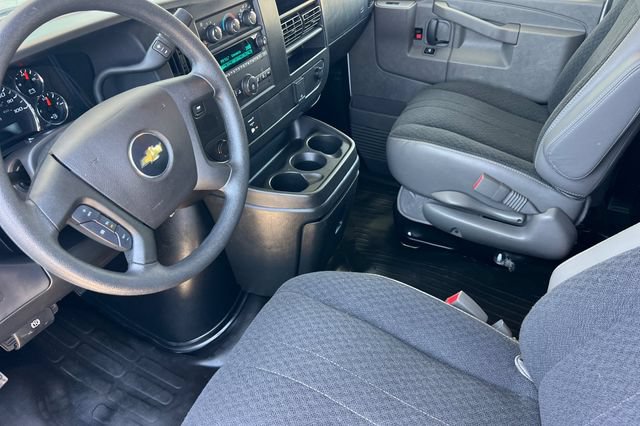Used 2025 Chevrolet Express 2500 RWD image 10