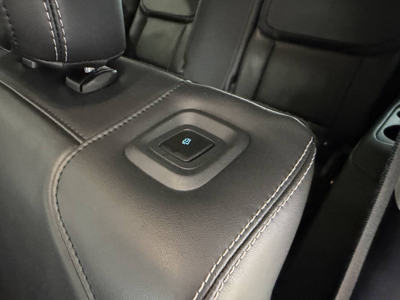 Used 2025 Ford Expedition Platinum AWD/4WD image 30