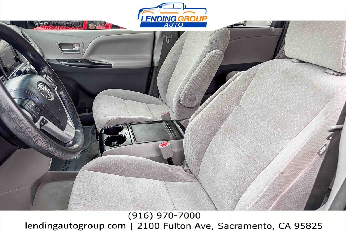 Used 2017 Toyota Sienna LE image 15