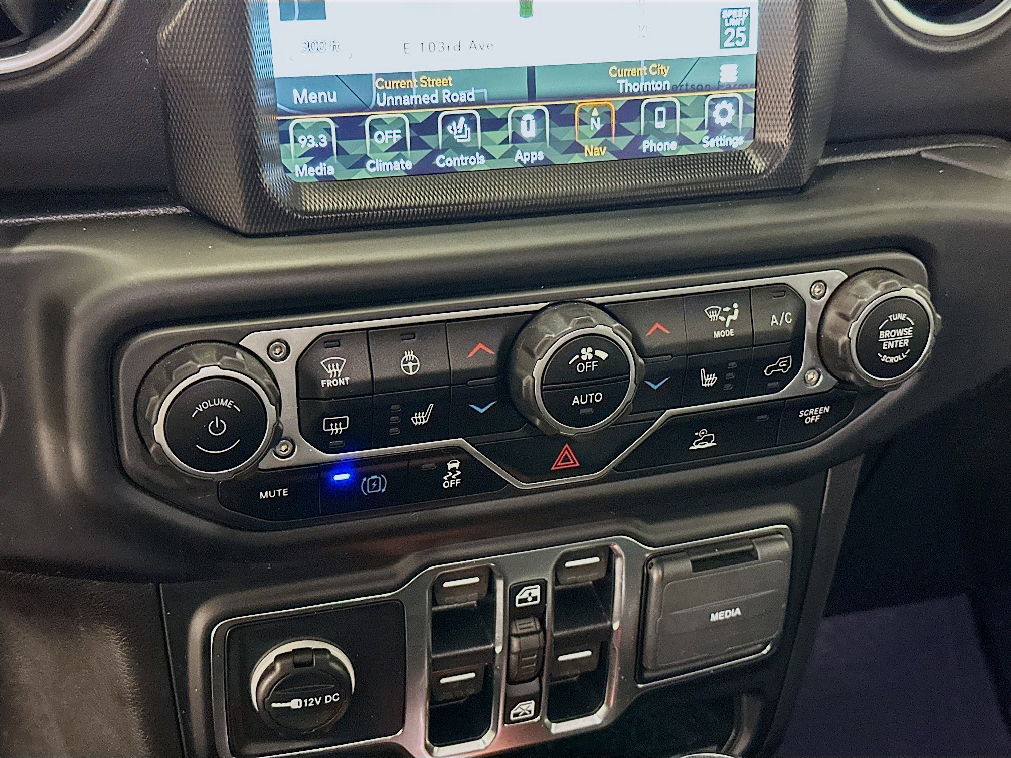 Used 2023 Jeep Wrangler Sahara w/ Cold Weather Group image 24