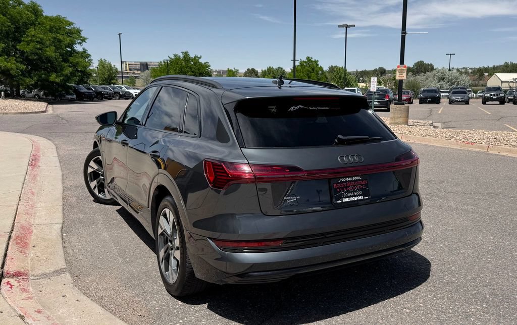 Used 2022 Audi e-tron Premium w/ Convenience Plus Package AWD/4WD image 6