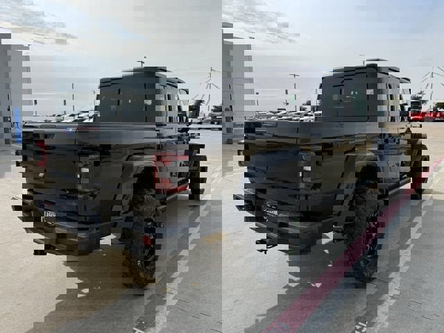 Used 2023 Jeep Gladiator Sport image 3