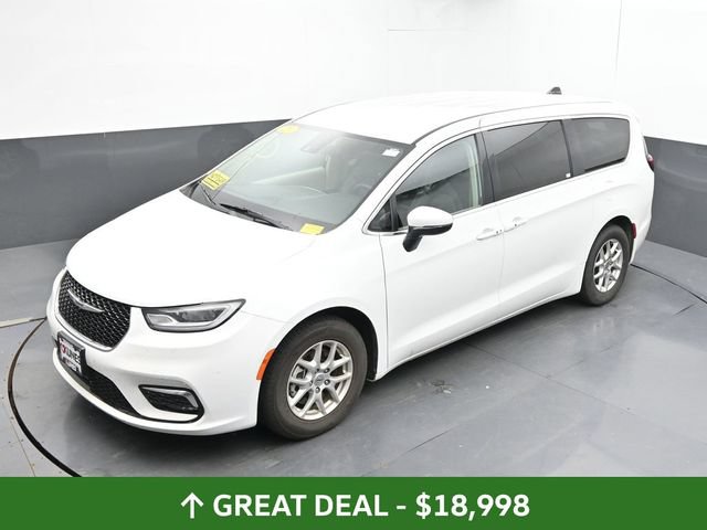 Used 2023 Chrysler Pacifica Touring-L FWD image 24