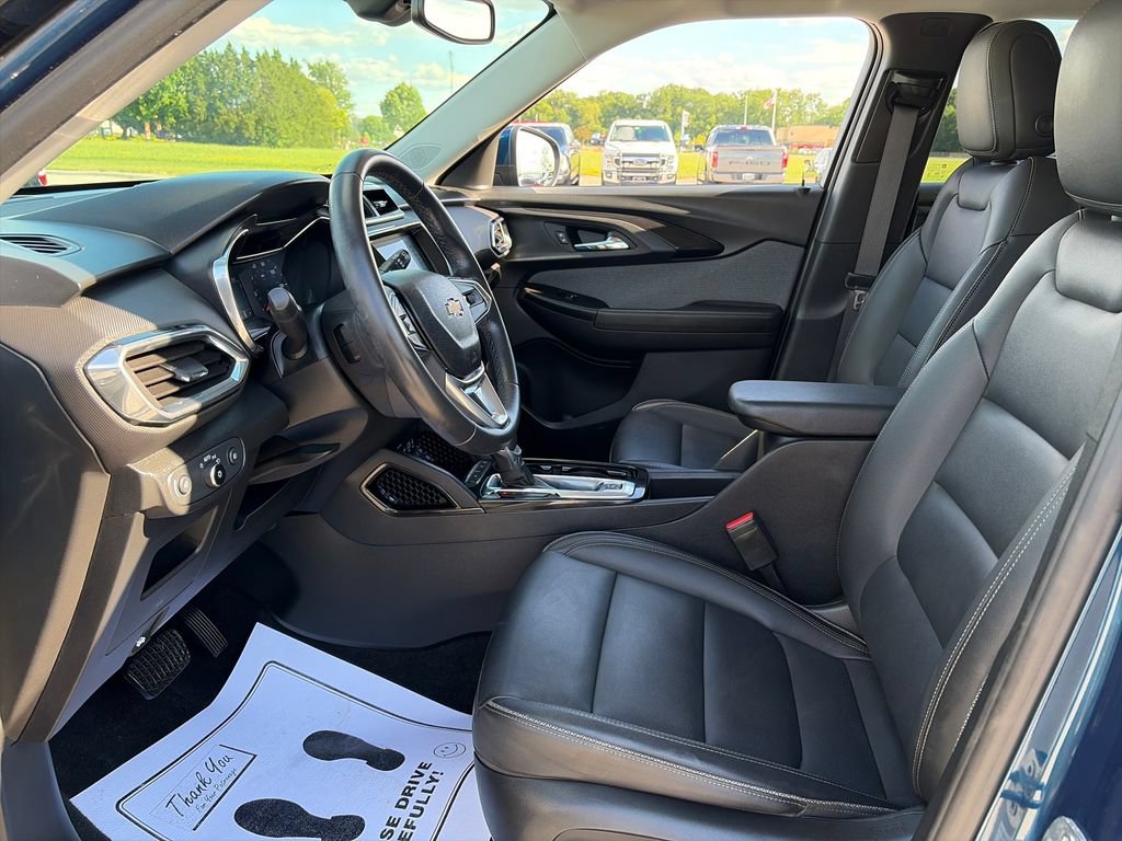 Used 2021 Chevrolet TrailBlazer LT w/ Premium Seating Package FWD image 15