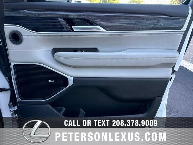 Used 2022 Jeep Wagoneer Series III w/ Premium Group I AWD/4WD image 12