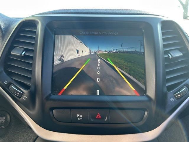 Used 2018 Jeep Cherokee Trailhawk w/ Quick Order Package 27L image 24