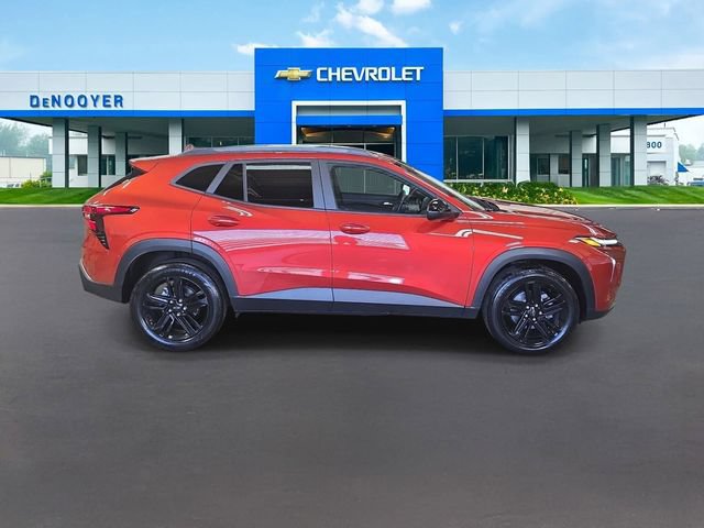Used 2024 Chevrolet Trax ACTIV w/ Sunroof Package FWD image 9