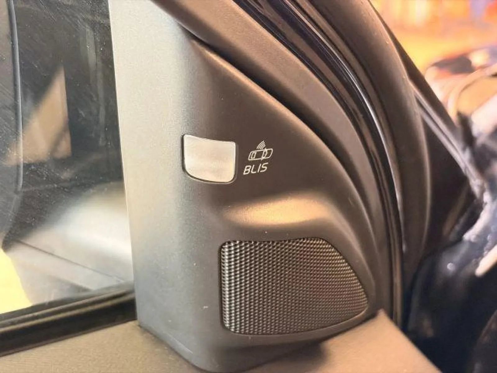 Used 2016 Volvo XC70 T5 Premier w/ Proximity Package image 31