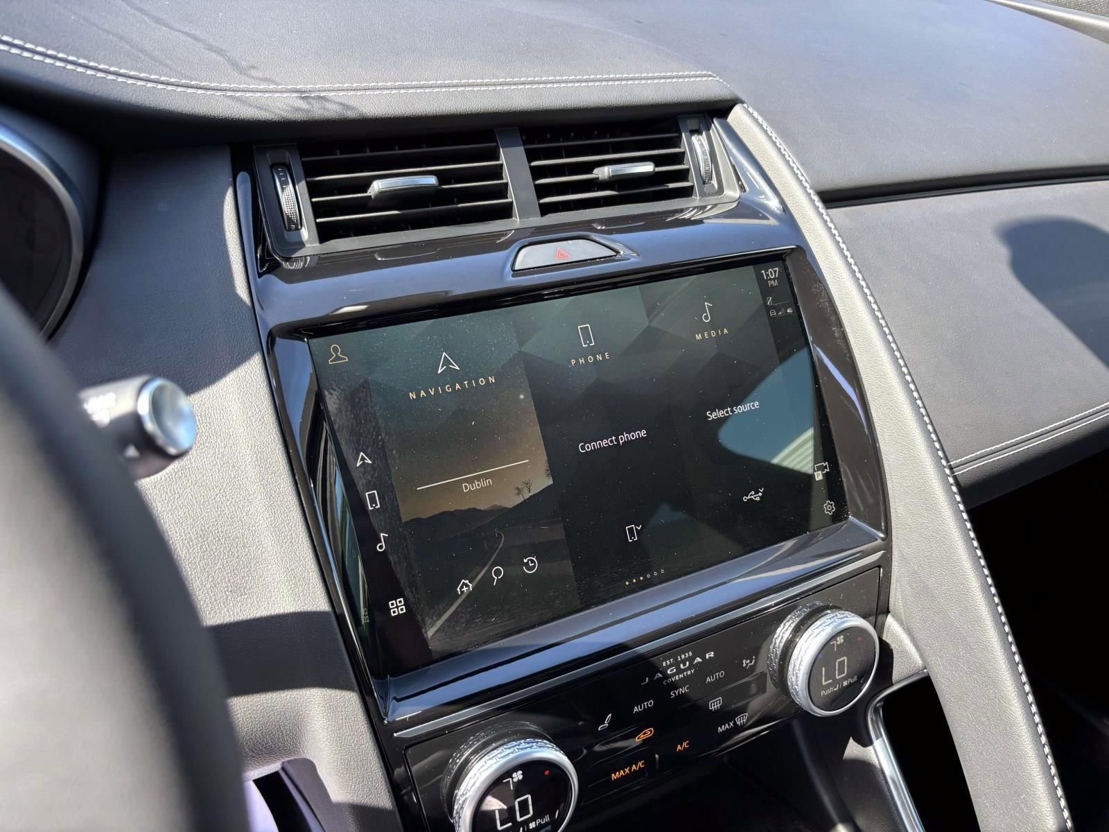 Used 2024 Jaguar E-PACE R-Dynamic SE image 16