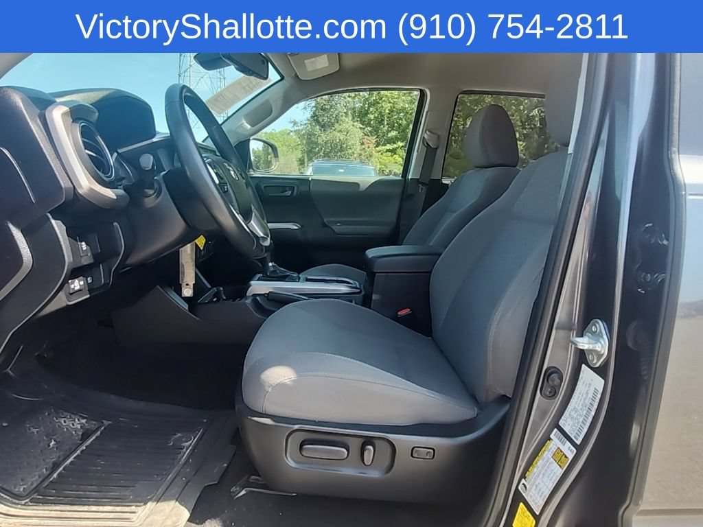 Used 2022 Toyota Tacoma SR5 AWD/4WD image 17