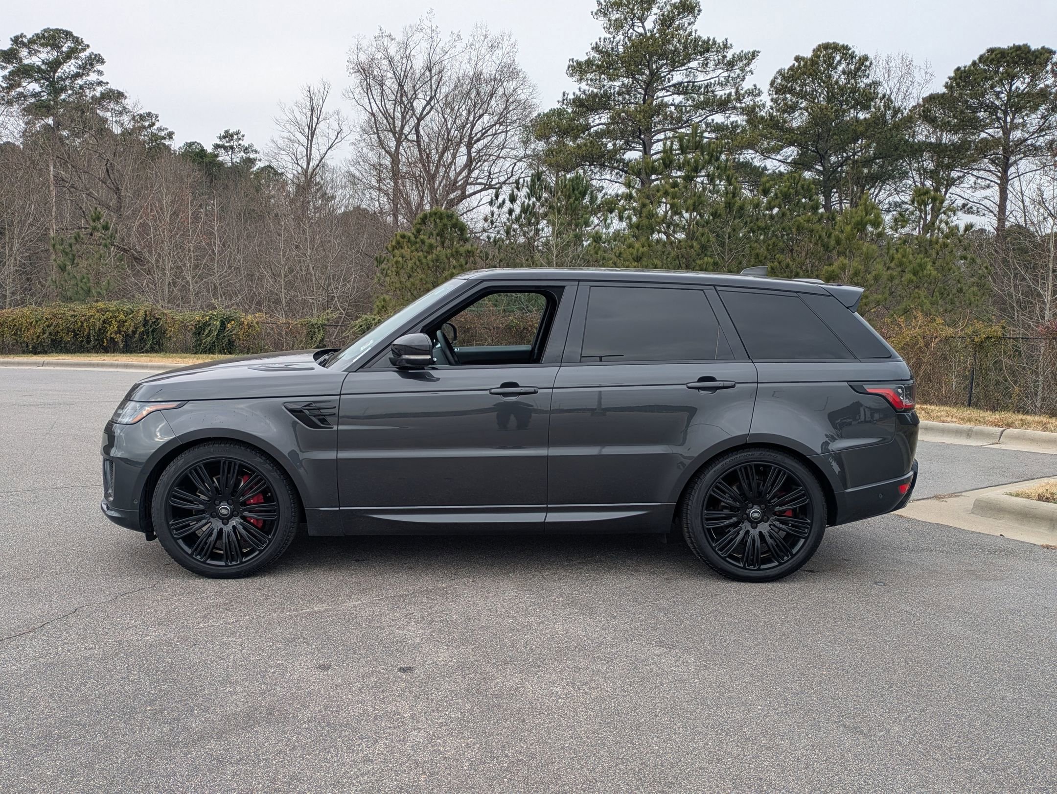 Used 2020 Land Rover Range Rover Sport HSE Dynamic image 8