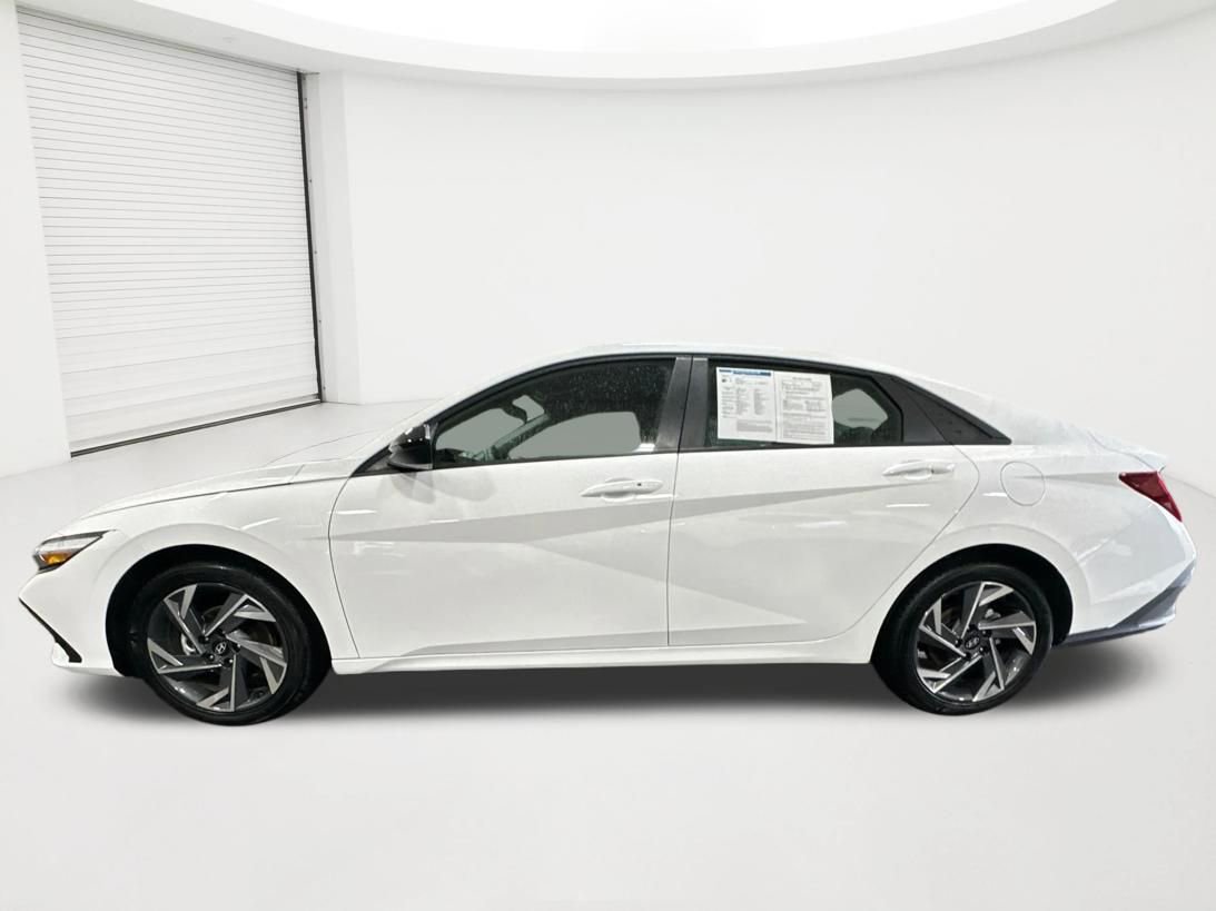 Certified 2025 Hyundai Elantra Sport FWD image 8