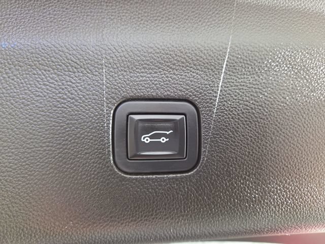 Used 2020 Buick Enclave Essence w/ Sound and Sites Package AWD/4WD image 36