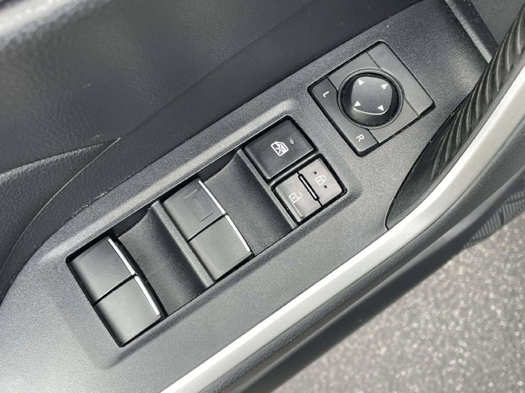 Used 2019 Toyota RAV4 XLE Premium w/ Cold Weather Package FWD image 27