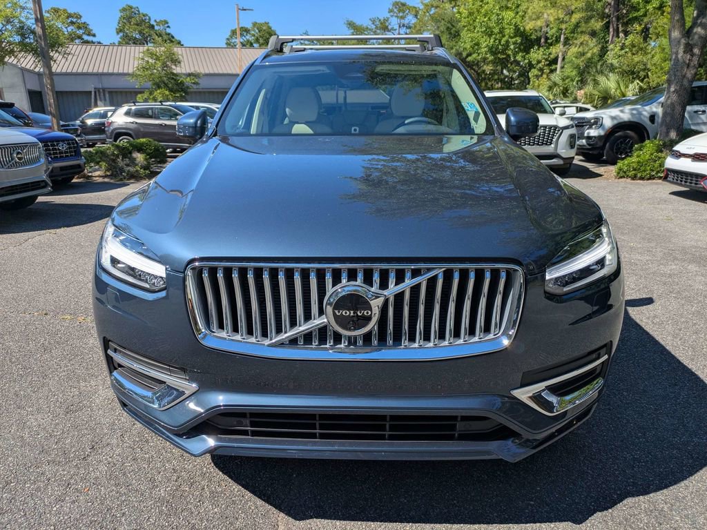 Certified 2025 Volvo XC90 B6 Plus AWD/4WD image 9