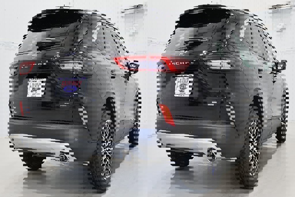 Certified 2024 Ford Escape SE image 40