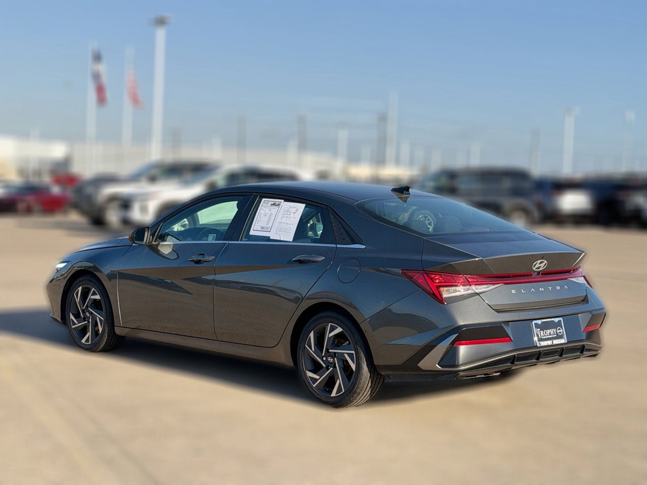 Used 2025 Hyundai Elantra SEL FWD image 5