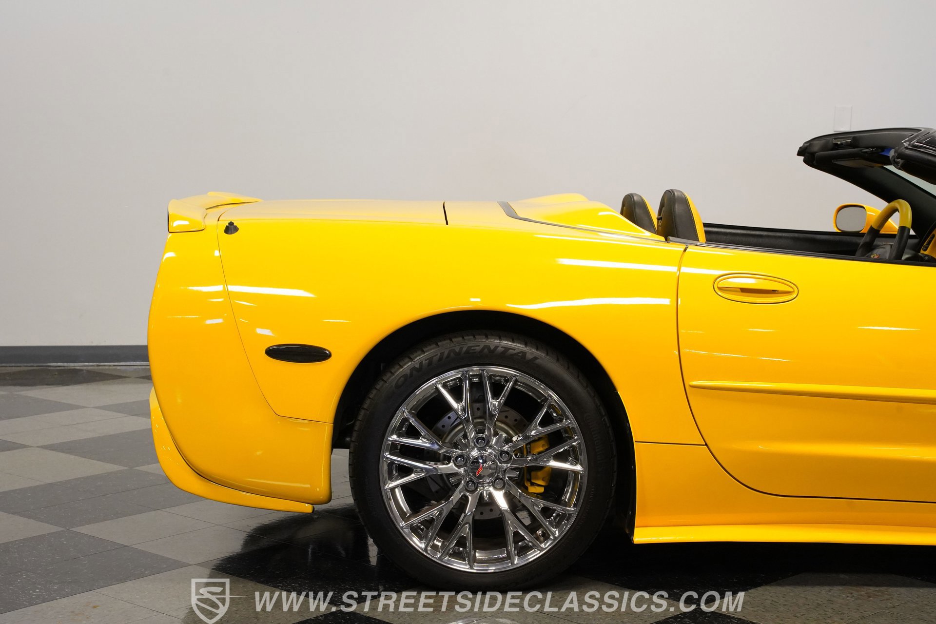 Used 2000 Chevrolet Corvette Convertible w/ Memory Pkg image 29