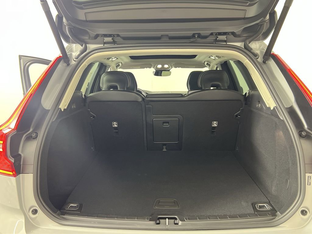 Certified 2025 Volvo XC60 B5 Core w/ Climate Package image 23